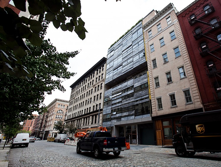  The building V33, in Tribeca. (Amal Chen/The Epoch Times) 