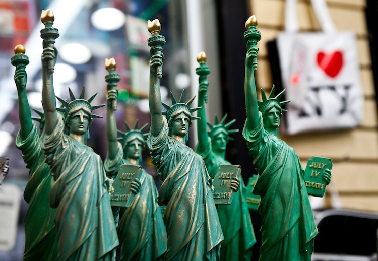 Statue of Liberty souvenirs at a store in Midtown Manhattan. (Amal Chen/The Epoch Times) Statue of Liberty souvenirs at a store in Midtown Manhattan. (Amal Chen/The Epoch Times)