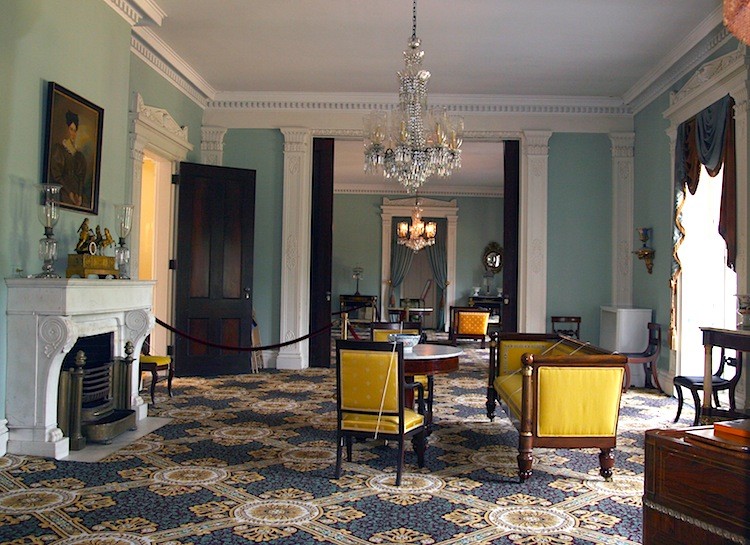 DOUBLE PARLORS: The ground floor parlor rooms in the Bartow-Pell mansion.  (Tim McDevitt/The Epoch Times)