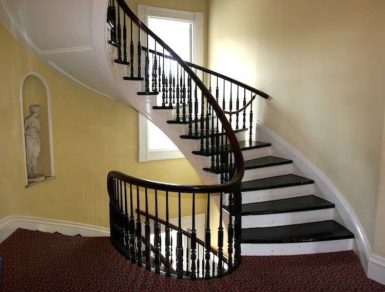 SPIRAL SCULPTURE: The staircase in the Bartow-Pell mansion in Pelham Park spirals from the ground floor to the attic. (Tim McDevitt/The Epoch Times)
