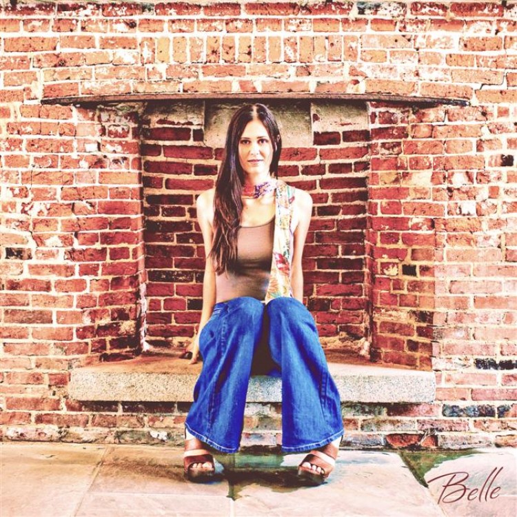 Belle a New Yorker, the native Australian brings a fresh voice to the pop scene with her honest lyrics and inspired sound.  (Jeff Nenarella/The Epoch Times)