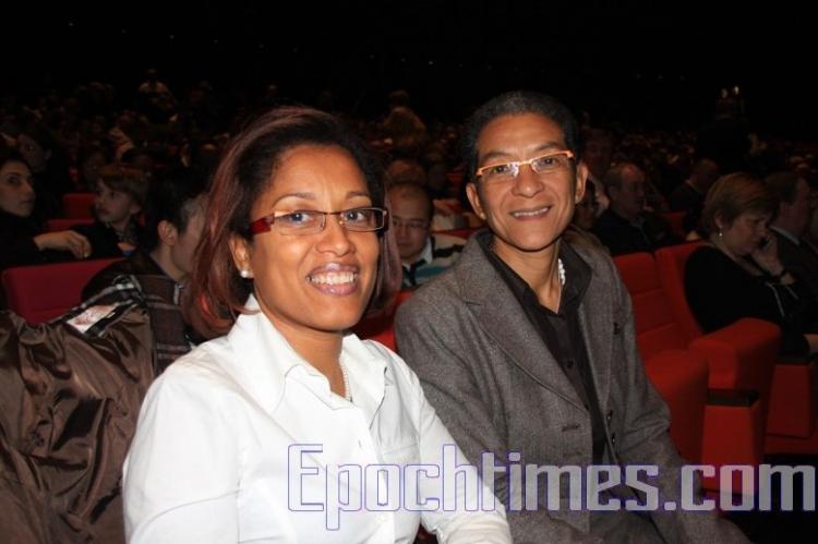 Mrs. Chantal Berthelot [R] at the Palais des Congres.  (The Epoch Times)