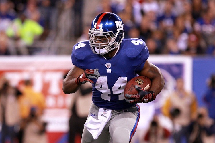 Ahmad Bradshaw leads the Giants with 440 rushing yards and 5 TDs. (Nick Laham/Getty Images)