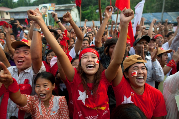 Aung San Suu Kyi Makes Election Debut As Burma Votes