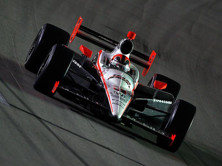 Helio Castroneves, coming off a win at the IndyCar Kentucky Indy 300 on September 4, hopes to carry momentum to the Indy Japan 300 at Twin Ring Motegi. (Chris Graythen/Getty Images) Helio Castroneves, coming off a win at the IndyCar Kentucky Indy 300 on September 4, hopes to carry momentum to the Indy Japan 300 at Twin Ring Motegi. (Chris Graythen/Getty Images)