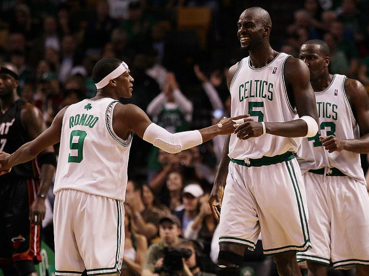 Boston Celtics point guard Rajon Rondo slashes through the Philadelphia 76ers defense in Tuesday night's game at the Wachovia Center. (Chris Chambers/Getty Images)