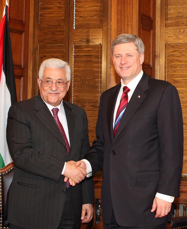 Palestinian President Mahmoud Abbas and Prime Minister Stephen Harper in Ottawa Tuesday. (Samira Bouaou)