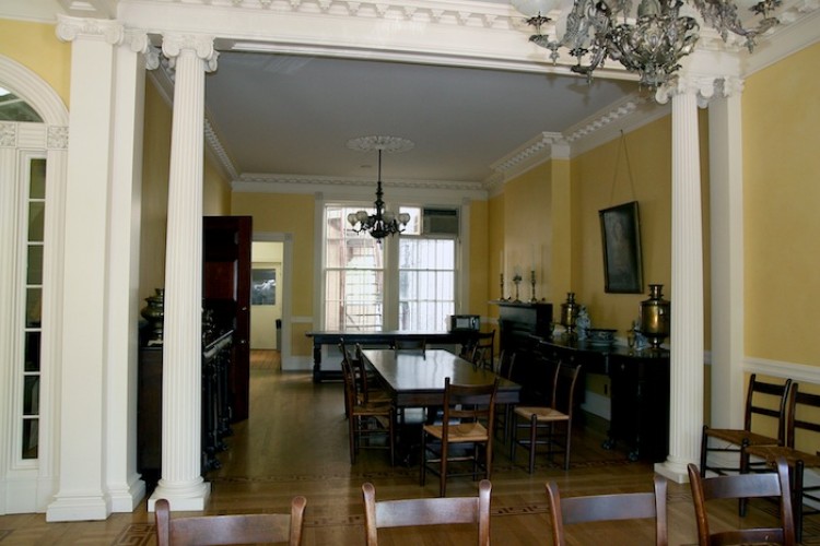 ELEGANT: The restored dining room at 265 Henry Street.  (Tim McDevitt/The Epoch Times)