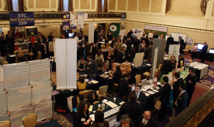 The crowd at the NYC Real Estate Expo held in the Roosevelt Hotel, New York, Oct. 30. (Charlotte Cuthbertson/The Epoch Times)