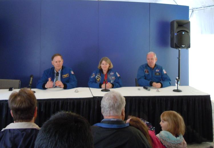 Astronauts Ken Rightler (L), Pam Melroy (M), and Brian Duffy (R) spoke at the expo. (Jeremiah Ford/The Epoch Times)