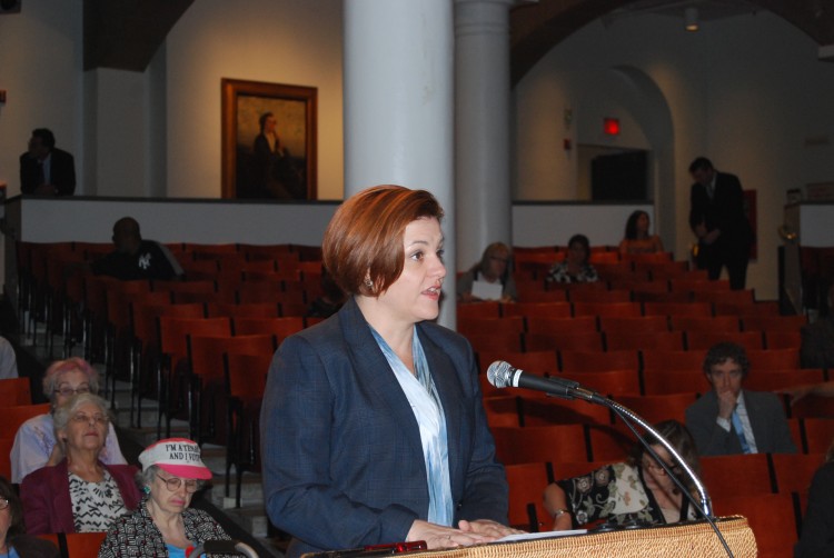 RENT LAWS: Council speaker Christine Quinn proposes changes to the new rent laws outlined by the Rent Guidelines Board at a public hearing in Cooper Union on Monday. (Catherine Yang/The Epoch Times)