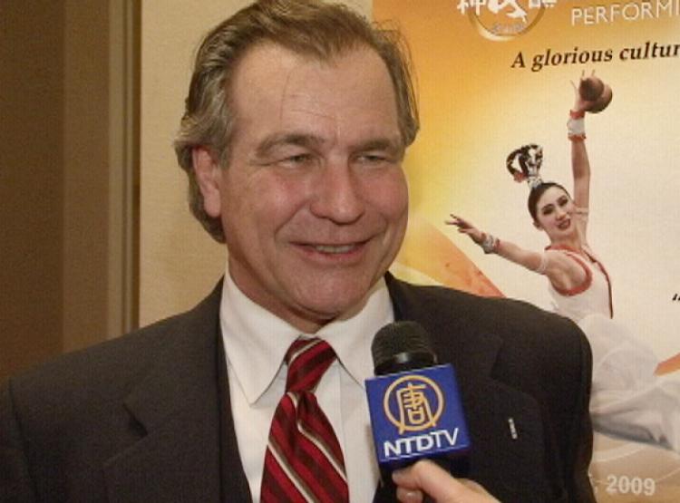 'The dancing was just absolutely incredible,' said Mr. Davis.  (The Epoch Times)