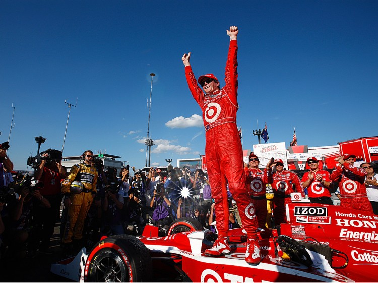 Scott Dixon raises his arms in triumph after soundly beating the field in the IndyCar Indy Japan 300. (IndyCar.com/LAT Photo USA)