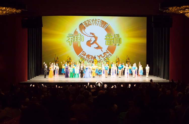Curtain call for Shen Yun Performing Arts.