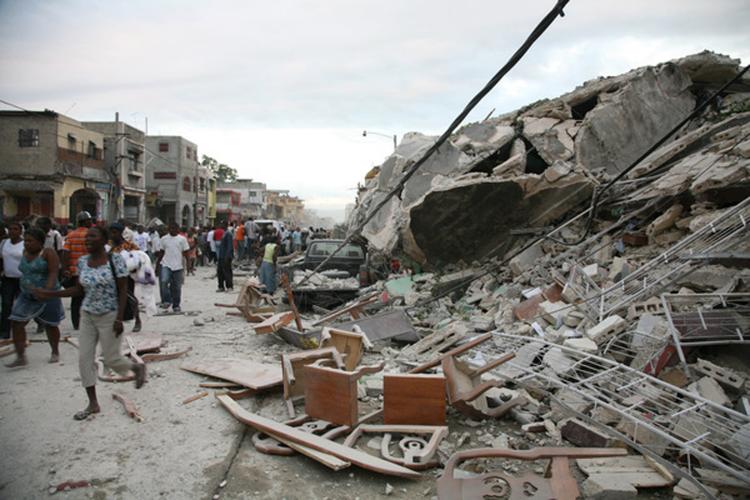 A massive 7.0 earthquake struck shortly before 5 p.m. and was centered about 10 miles (15 kilometers) southwest of Port-au-Prince, the U.S. Geological Survey reported. (Daniel Morel/AFP/Getty Images)  ((Daniel Morel/AFP/Getty Images) )