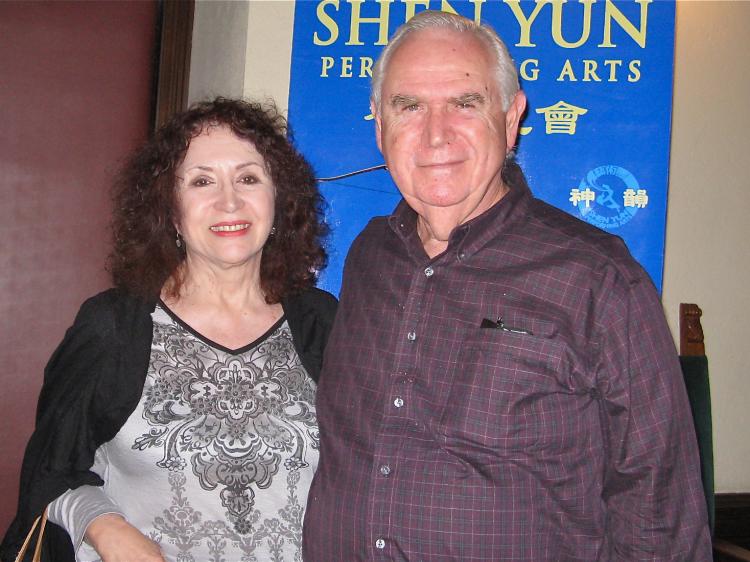 Gloria Sklerov was among the audience members, on April 29, in the Pasadena Civic Auditorium. (Lu Rusong/The Epoch Times)