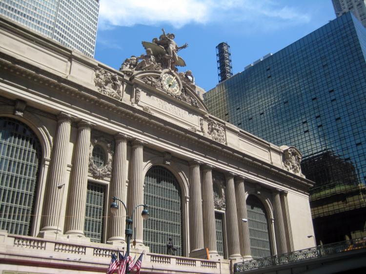 GRAND INDEED: The south facade of Grand Central Terminal along 42nd St. is a splendid example of the Beaux-Art classical architectural style. (Helena Zhu The Epoch Times)