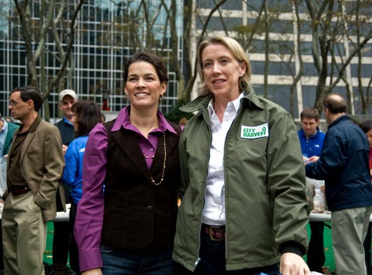 Figure skater Nancy Kerrigan (L) and City Harvest Executive Director Jilly Stephens at Bryant Park last Saturday. Citibank is working with City Harvest to redistribute 400,000 pounds of food to feed New Yorkers this year.  (Aloysio Santos/The Epoch Times)