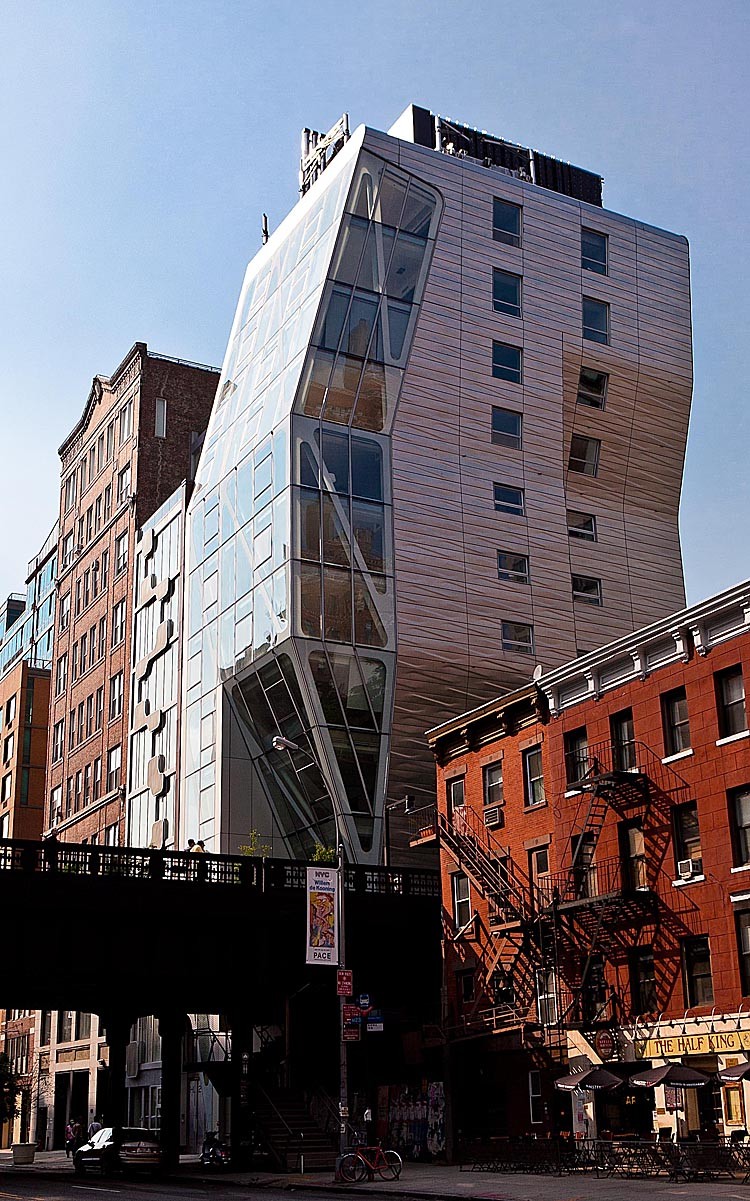 SCULPTURAL: HL23, an 11 unit coop building on West 23rd Street was designed by architect Neal Denari. (Amal Chen/The Epoch Times)