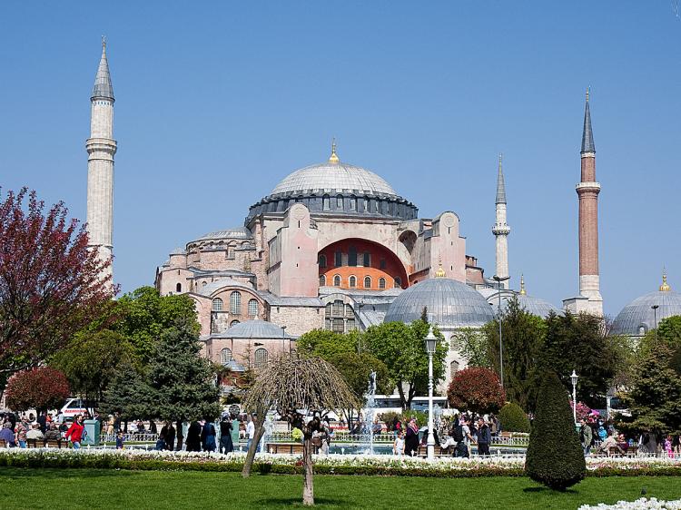 Hagia Sophia, the famous church/mosque embodies Turkey's double history in both the Christian and the Muslim world, which is part of the background to the massacre and deportation of minorities in 1915. Last week, the Swedish Parliament voted to acknowledge the events as genocide. (Jan Jekielek/The Epoch Times)