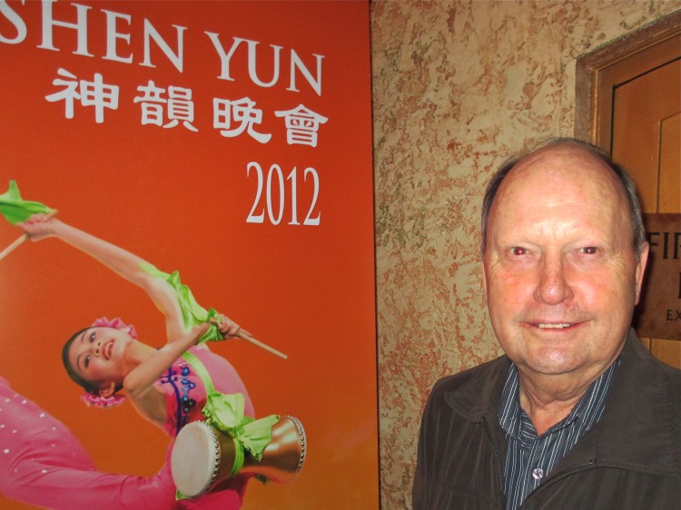 Geoffrey Hogbin attends Shen Yun