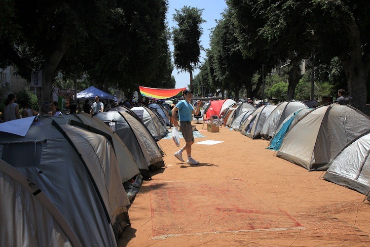TENT CITY: Rothschild Boulevard, one of the main thoroughfares in central Tel Aviv, has turned into a Tent City. Housing reform protesters have erected tent cities in other cities in Israel to bring pressure on the government to solve the housing shortage. (Yaira Yasmin/The Epoch Times)