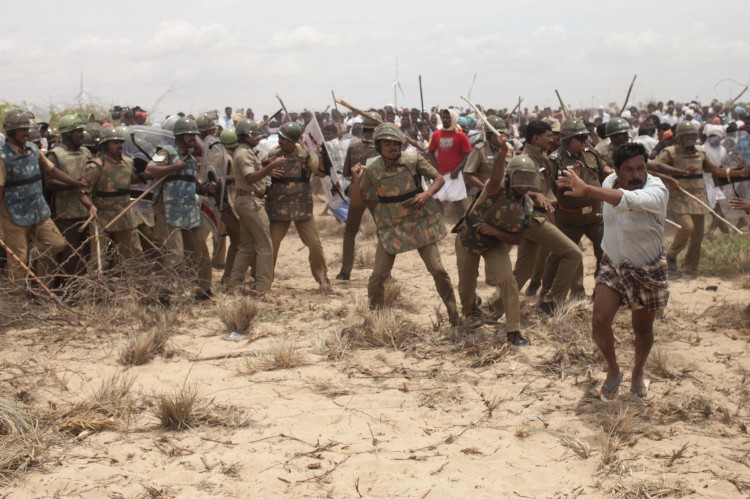 The police intervened and a local anti-nuclear protest turned violent on the beach across from the Kudankulam Nuclear Power Plant in South India on Sept. 10, 2012. (Courtesy Amirtharaj Stephen) 