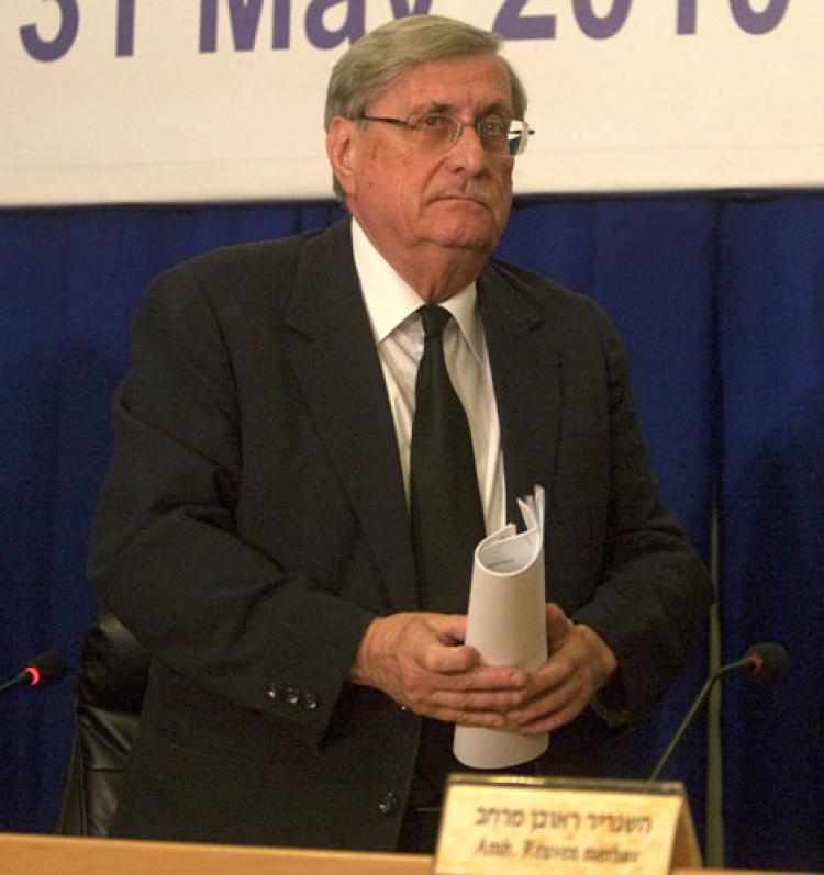 ISRAEL CLEARED: Former Israeli Justice Yaakov Tirkel is seen during the conclusion of the Tirkel Commission report on Jan. 23, in Jerusalem. The Israeli probe ruled that a deadly May 2010 raid on a flotilla of Gaza-bound aid ships, which killed  nine Turkish activists, did not violate international law.(Menahem Kahana/Getty Images )