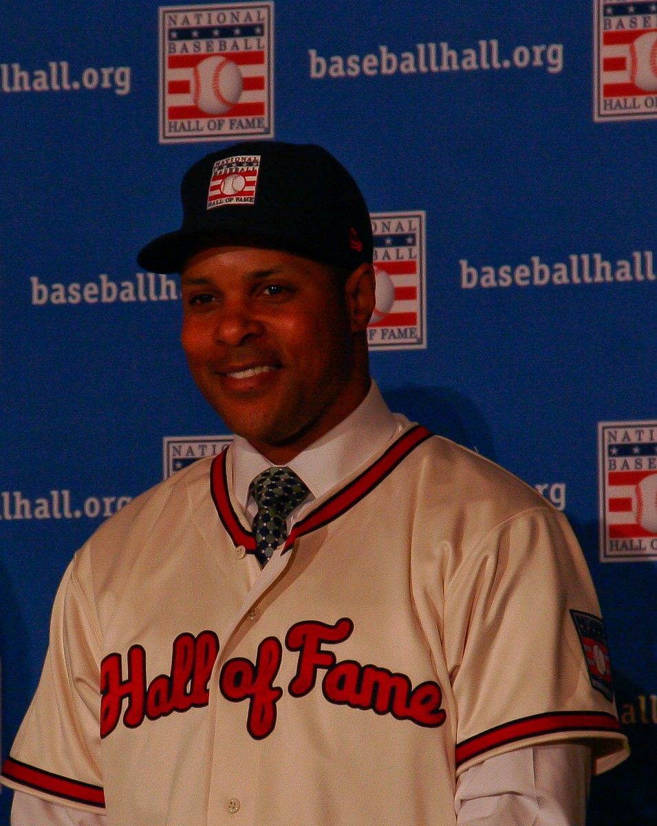 Barry Larkin tries on his new Hall of Fame Uniform on Tuesday after being introduced as the newest member of the Baseball Hall of Fame. (Kristen Meriwether/Epoch Times)