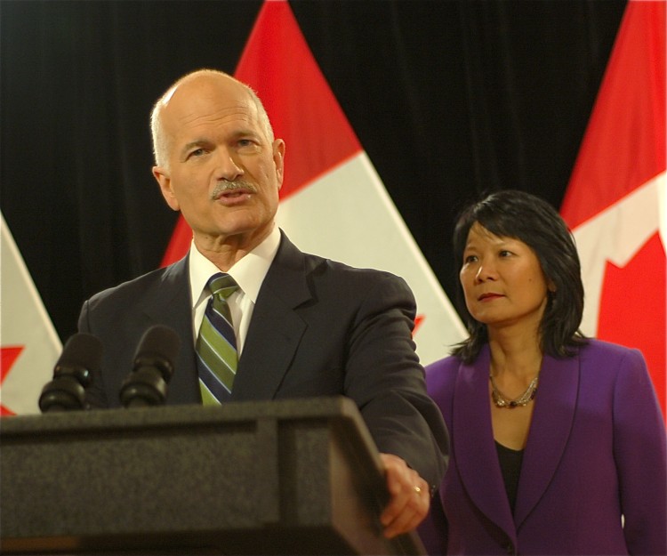 File photo of Jack Layton with his wife, fellow NDP MP Olivia Chow. (Matthew Little/The Epoch Times)