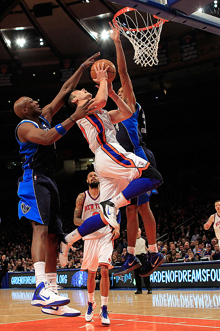 Jeremy (with ball) scored a team-high 28 points and dished out a career-best 14 assists in the win. (Chris Trotman/Getty Images)