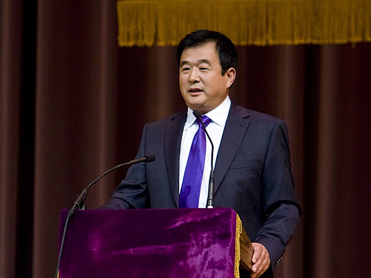 Mr. Li Hongzhi, founder of Falun Dafa, speaking at the 2011 New York Falun Dafa Cultivation Experience Sharing Conference on Mon. Aug. 29. (Alex Ma/The Epoch Times)