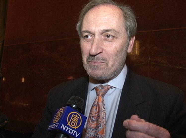 Shen Yun 'flows very, very well,' said the director of the Greek National Tourist Board. (NTDTV)
