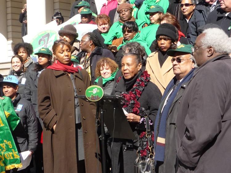 Lilian Roberts, executive director of NYC's largest public employee union, discusses a new report that details where the City can save money by awarding contracts to public instead of private workers. (Christine Lin/The Epoch Times)