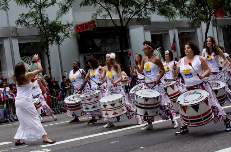 PUERTO RICAN DAY: People celebrate Puerto Rican heritage at the Puerto Rican Day Parade on Sunday on Fifth Avenue. (Phoebe Zheng/The Epoch Times)