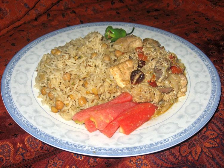 PAKISTANI STYLE: A meal of chunna rice and yogurt chicken. (Masooma Haq/The Epoch Times)