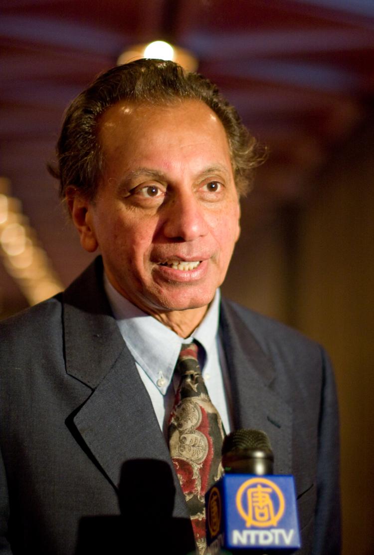 Prof. Cyril Dabydeen, distinguished author, teacher, and former Poet Laureate of Ottawa, at the Shen Yun Performing Arts' opening show at the National Arts Centre in Ottawa on Jan. 10, 2010. (Samira Bouaou/Epoch Times Staff)