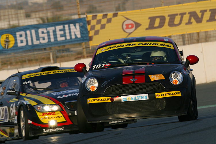 With six hours left in the 2013 Dubai 24, there is still plenty of racing going on a more yet to come. (24hDubai)