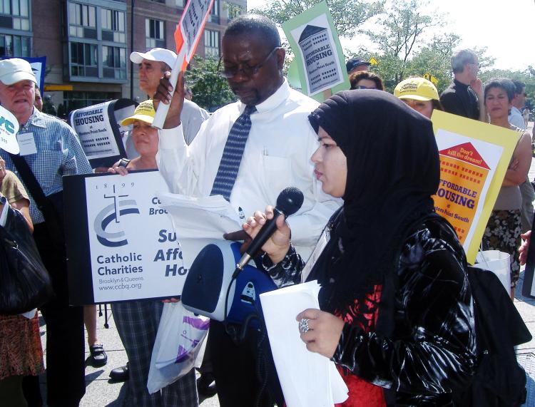 FAIR HOUSING: Queens residents rallied for a new housing project in Hunters Point to be affordable to lower and middle income families.  (JAVIER RAMIREZ-ZARON)