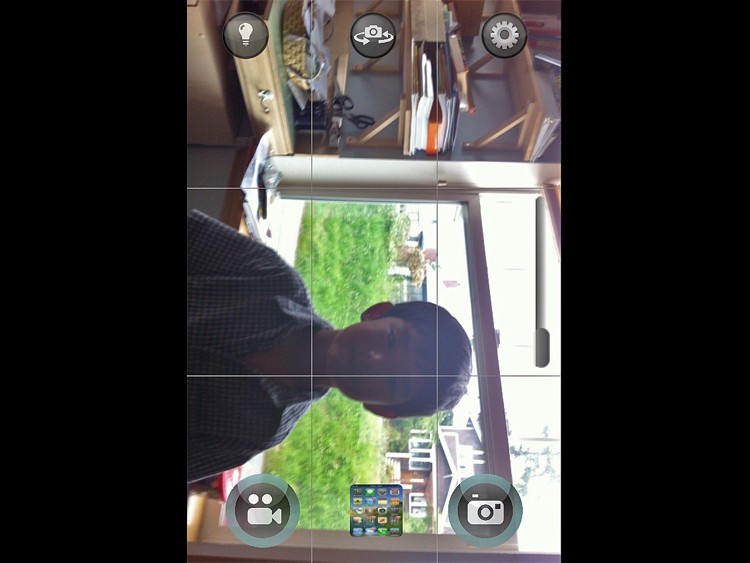 CAMERA APP: QuickPix user interface has all controls available on the screen. (Tan Truong/The Epoch Times )