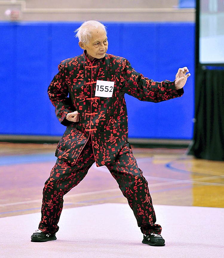 Rong EnChen, 89 years old, from Canada, practicing in the Fut Ga School. (Dai Bing/The Epoch Times)