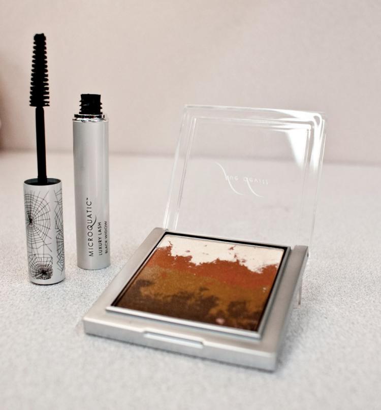 Sue Devitt's Microaquatic mascara and eyeshadow palette. (Joshua Philipp/The Epoch Times)