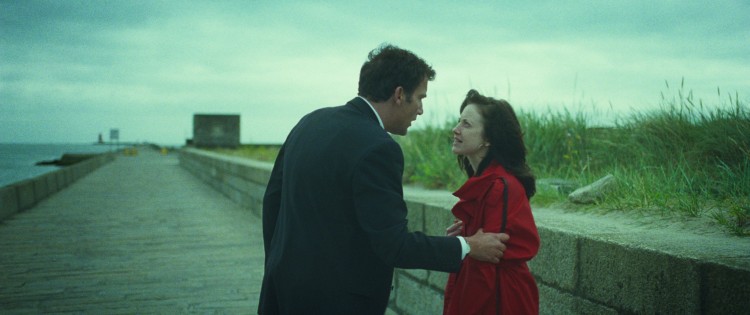 Clive Owen and Andrea Riseborough 