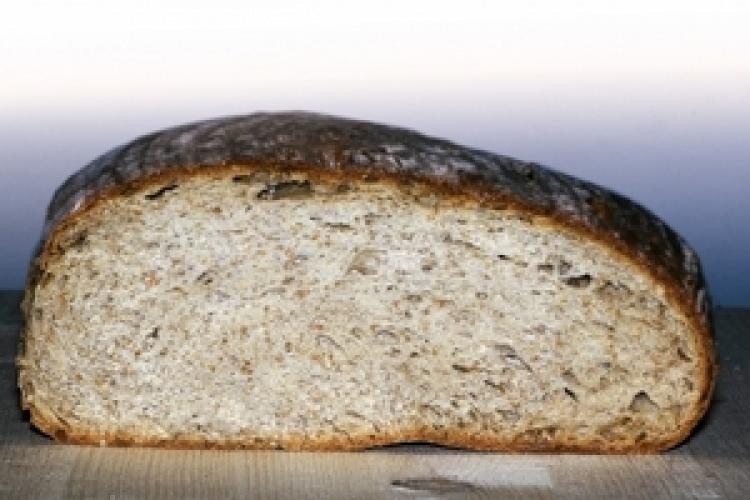 Dark bread: crispy on the outside, soft on the inside, and lots of flavor  (Albrecht E. Arnold/Pixelio.de)