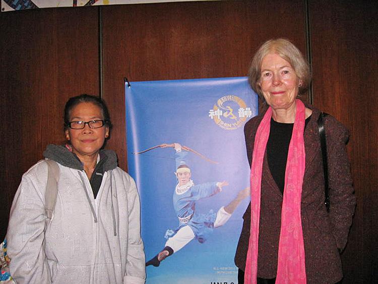 Jennie Yee (L) and Sally Tim (R) at the Keller Auditorium in Portland, Oregon on Sunday, Jan. 9. (Nataly Teplitsky/The Epoch Times)