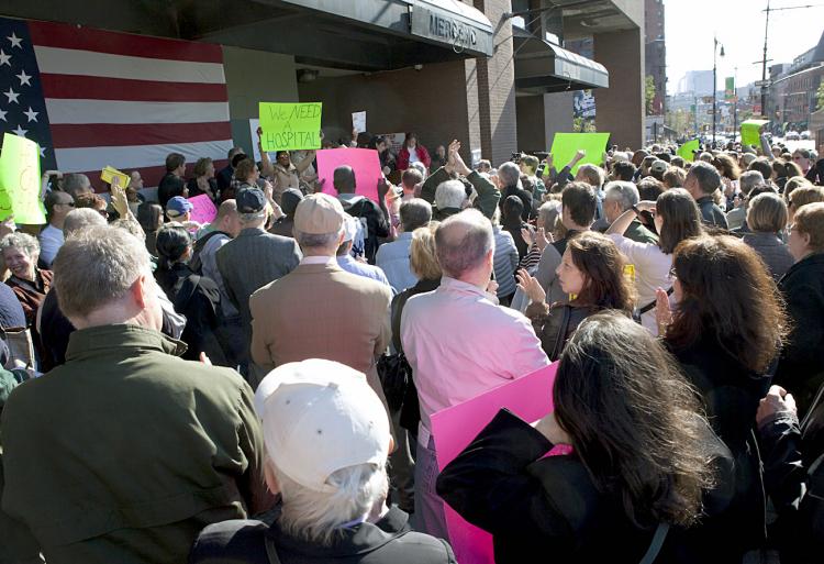VILLAGERS RALLY: A rally to replace the closed down St. Vincent's Hospital in the West Village on Sunday afternoon drew hundreds of local residents. (Henry Lam/The Epoch Times)