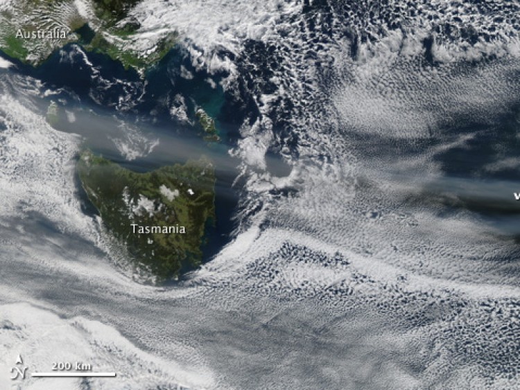The image shows the ash plume over southern Australia and the Tasman Sea (Courtesy Jeff Schmaltz/NASA Images)