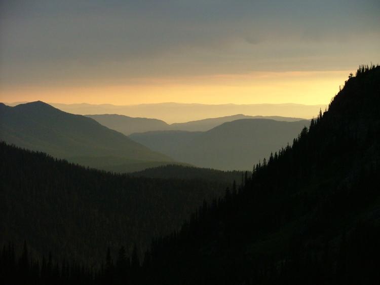 A mountain trail at sunset. (Tim Gebhart/ The Epoch Times)