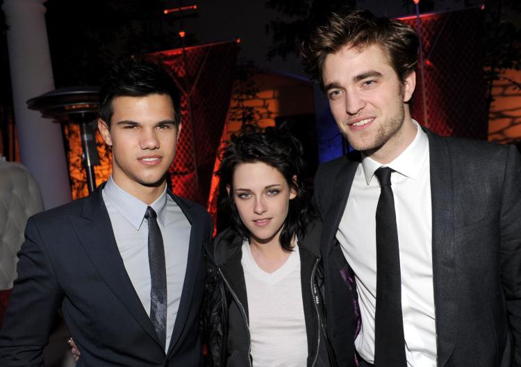 Actors Taylor Lautner (L), Kristen Stewart and Robert Pattinson from 'The Twilight Saga' were all winners at the Teen Choice Awards 2010. (Kevin Winter/Getty Images)