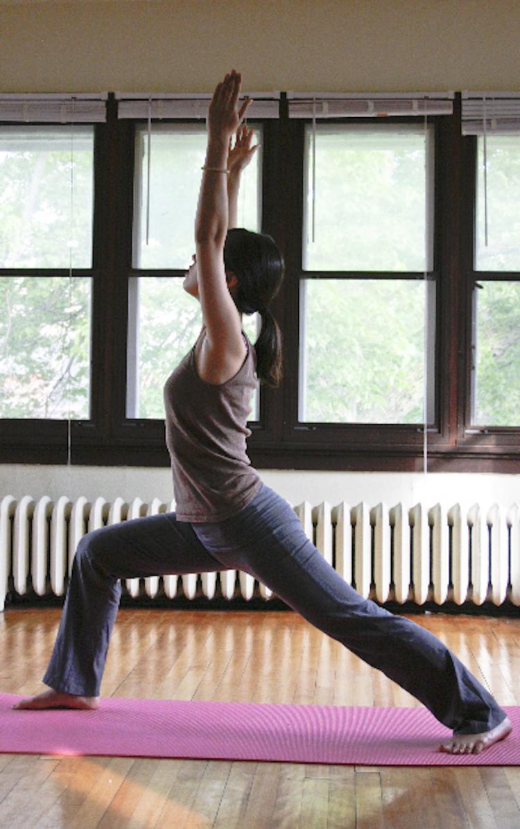 This powerful pose is not only invigorating but also can help relieve sciatic pain. (Grace Wu/The Epoch Times)